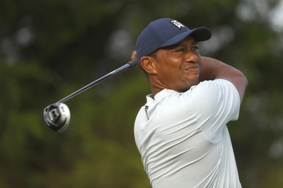 ウッズがノーザントラスト2日目を前に棄権、脇腹の痛みで