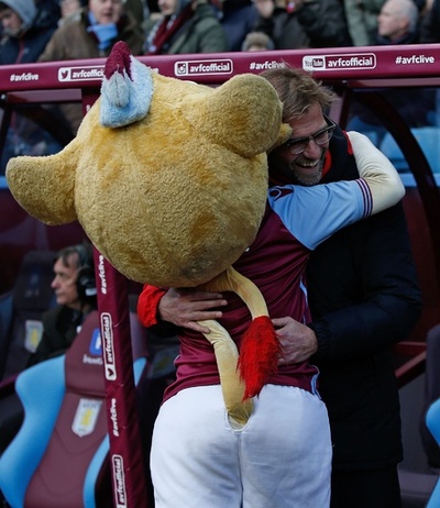 スターリッジが先発復帰のリバプール、アストン・ビラに6得点で大勝