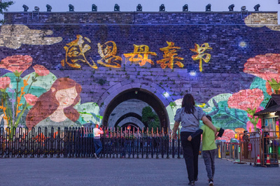 ゴールド選ぶ豊かな若者も、中国で高額化する「母の日」の贈り物