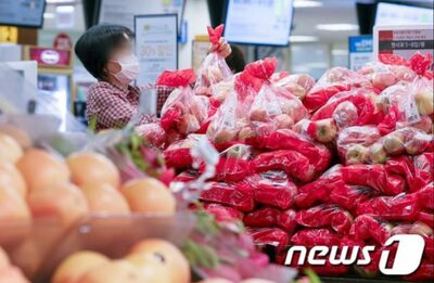 韓国リンゴ1個330円、ナシ550円…果物価格、4日間で2倍高騰