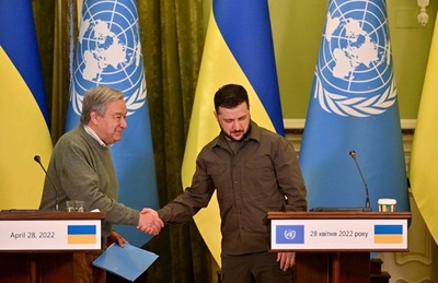 国連総長訪問中のキーウ攻撃、狙いは「面目つぶし」 ウクライナ大統領