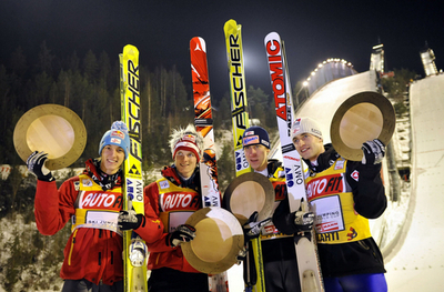 オーストリアが団体戦を制す、ジャンプW杯