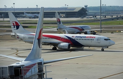 ウクライナのマレーシア機墜落、ブラックボックス回収か