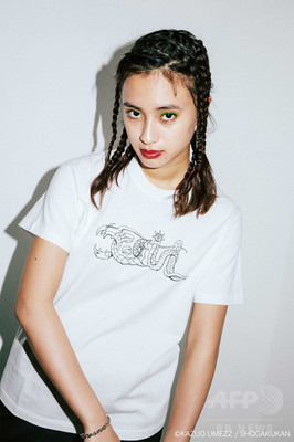X Girl ホラー漫画家の楳図かずおとコラボtシャツ 写真9枚 ファッション ニュースならmode Press Powered By Afpbb News