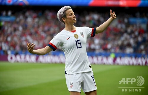 大統領訪問拒否の米女子サッカー選手 民主議員の招待に応じる 写真1枚 ファッション ニュースならmode Press Powered By Afpbb News