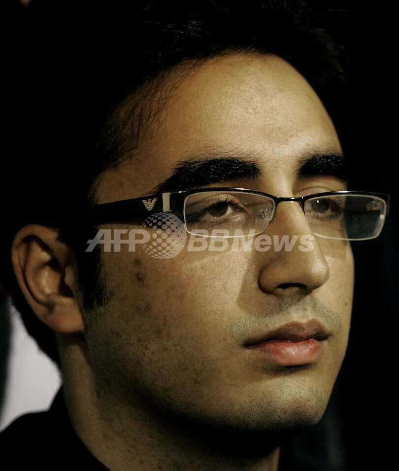 フェースブック、ブット元首相の長男のものとされていたプロフィールを削除