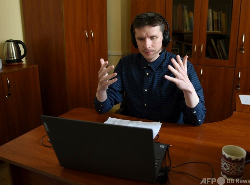 「私の弾丸は言葉」 ロシア語話者への無料ウクライナ語講座