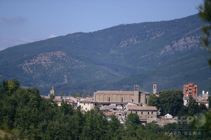 イタリア中部地震、死者247人に