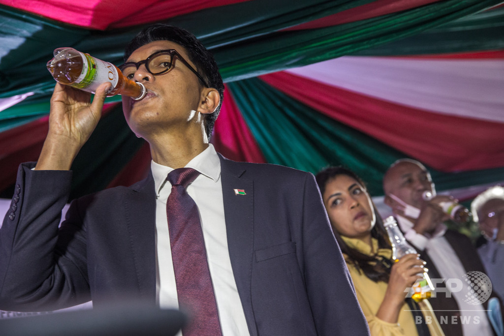 薬草茶の対コロナ効果否認はアフリカ軽視 マダガスカル大統領が非難 写真5枚 国際ニュース Afpbb News