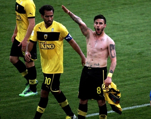 試合で ナチ式敬礼 ギリシャサッカー選手が代表永久追放に 写真2枚 国際ニュース Afpbb News