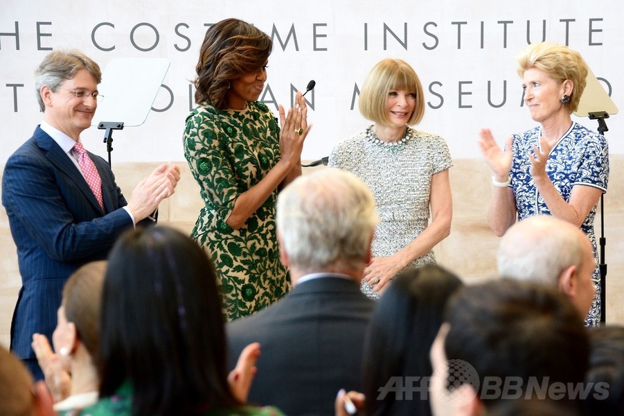 オバマ夫人がテープカット、アナ・ウィンター・コスチューム・センター開館式