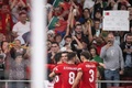 サッカーUEFAネーションズリーグ、リーグA・グループ1、ポルトガル対スコットランド。チームメートと得点を喜ぶポルトガルのクリスティアーノ・ロナウド（中央奥、2024年9月8日撮影）。(c)Patricia DE MELO MOREIRA / AFP