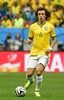 サッカーW杯ブラジル大会（2014 World Cup）グループA、ブラジル対カメルーン。ボールをキープするブラジルのダビド・ルイス（David Luiz、2014年6月23日撮影）。(c)AFP/PIERRE-PHILIPPE MARCOU