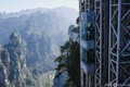 『アバター』舞台の張家界 絶壁エレベーターに徐々に客足戻る 中国 中国・湖南省の張家界国家森林公園のエレベーター「百龍天梯」(2020年11月13日撮影)。(c)WANG ZHAO / AFP