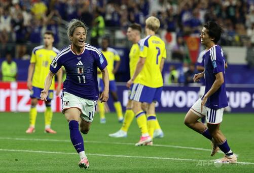 日本、スウェーデンと引き分けW杯決勝T進出 次戦はブラジルと 写真25枚