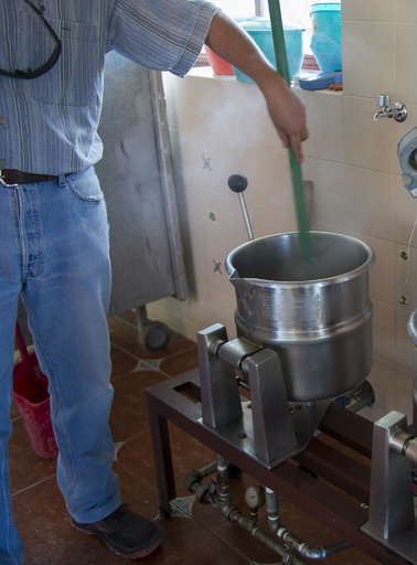 太陽熱100％業務用ソーラーキッチンの試み、メキシコ