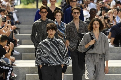 「イッセイミヤケ」18年春夏メンズ