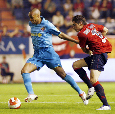 バルセロナ アウェーでオサスナと分ける