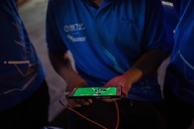 中国・出前ライダーたちのW杯（5）学歴ない自分、ほかに何をやれと？