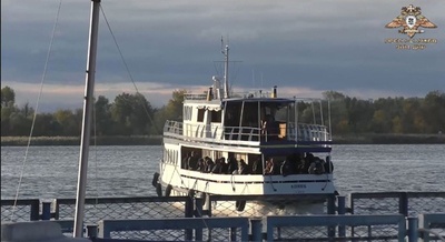 ドニエプル川を渡る市民 親ロシア派が映像公開 ウクライナ