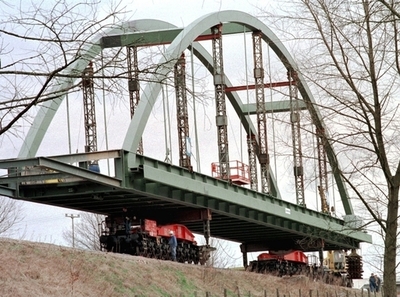 警察も当惑、チェコで4トンの鉄道橋が盗まれる