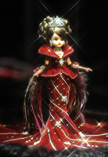 ファンシーダイヤモンド・リカちゃん、西武百貨店にお目見え