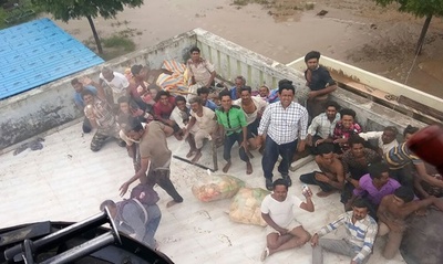 インドで洪水被害が拡大、グジャラート州だけで213人死亡