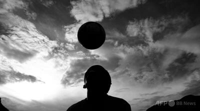 ナイジェリアのサッカー選手、ウガンダのショッピングモールで転落死