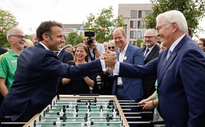 マクロン仏大統領、独国賓訪問 欧州議会選で「民主主義守る」