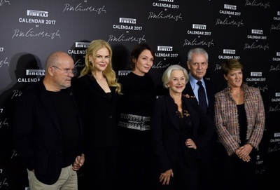 「しわ」と内面をさらす女優たち、17年版「ピレリ・カレンダー」