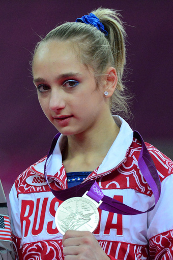 世界体操2冠のコモワ、健康問題を理由にリオ目前で現役引退へ