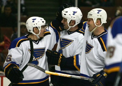 ＜06-07NHL＞ブルース 第2ピリオドに4得点を挙げて今季17勝目 - 米国