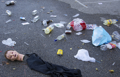 ハロウィーンのイベントで将棋倒し、3人死亡 スペイン