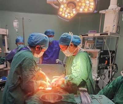 重複子宮で妊娠の女性 性別の異なる双子を出産 中国