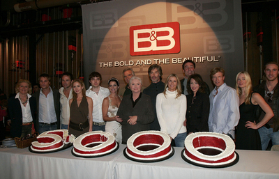 長寿ドラマ「The Bold and the Beautiful」 放送5000回記念パーティー開催 - 米国