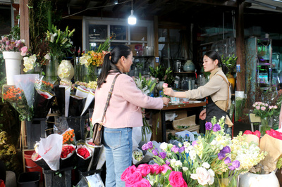 自分のために花を買う中国のZ世代