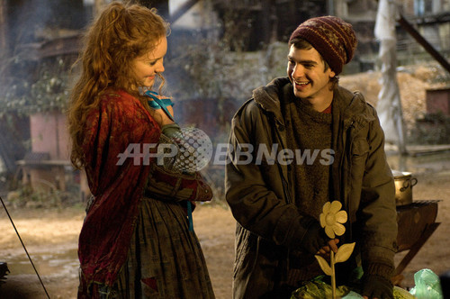 リリー・コールが女優としての才能を開花、『Dr.パルナサスの鏡』に注目 リリー・コールが女優としての才能を開花、『Dr.パルナサスの鏡』に注目