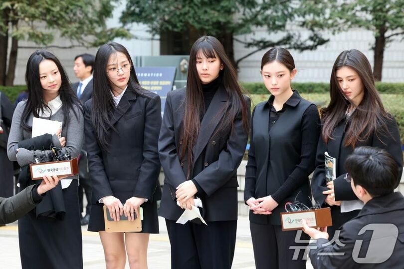 NewJeansのメンバーら(c)news1