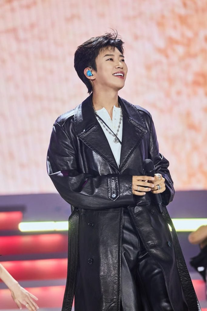 (c)STARNEWS