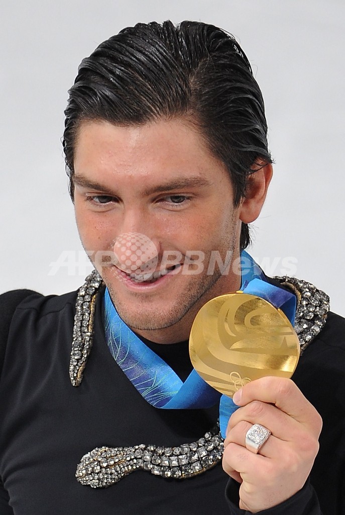 高橋が男子フィギュア初メダルの銅 優勝はライサチェク、バンクーバー冬季五輪