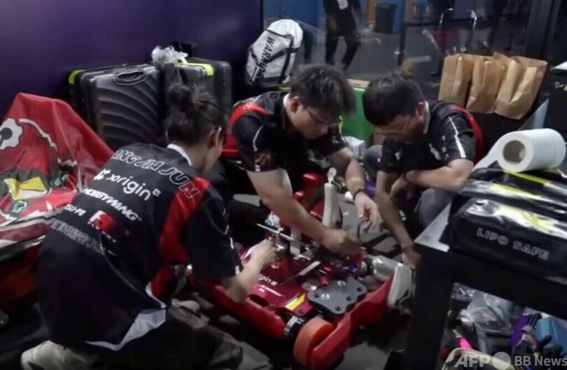 中国のロボット 第2回未来ゲームズのロボット格闘競技で優勝