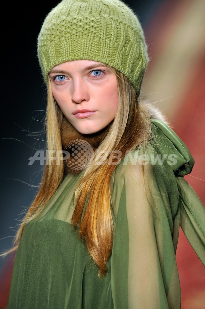 ＜08/09年秋冬パリ・コレクション：モデル＞ヴラダ・ロスリャコヴァ