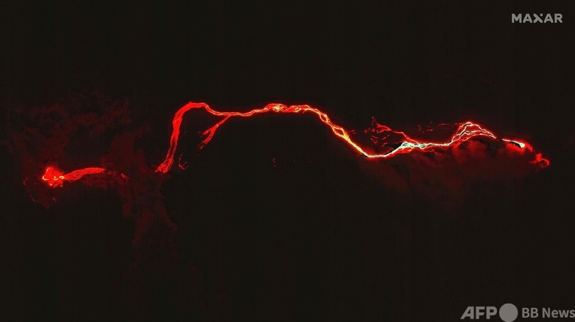 海面覆う溶岩、1日で面積2倍に カナリア諸島の火山噴火