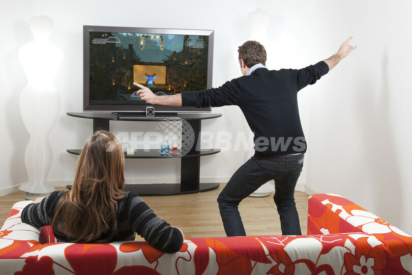 番組見るなら手を一振り、テレビは「ジェスチャーコントローラー」の時代へ