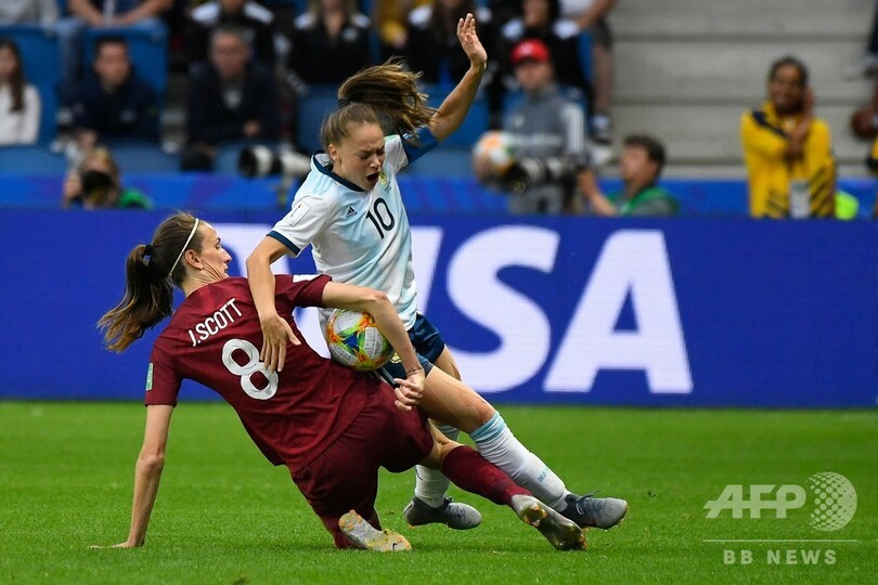 イングランドがアルゼンチンに勝利、女子W杯16強