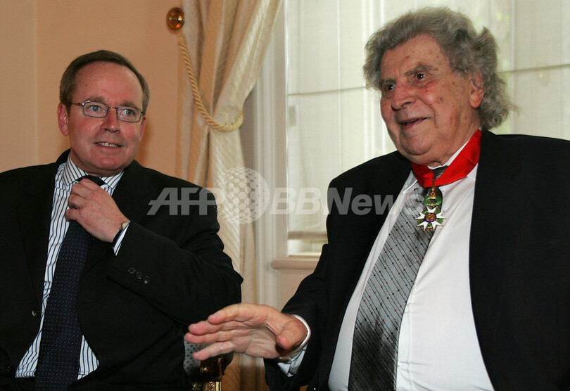 ミキス・テオドラキス レジオン・ドヌール勲章を受章 - ギリシャ