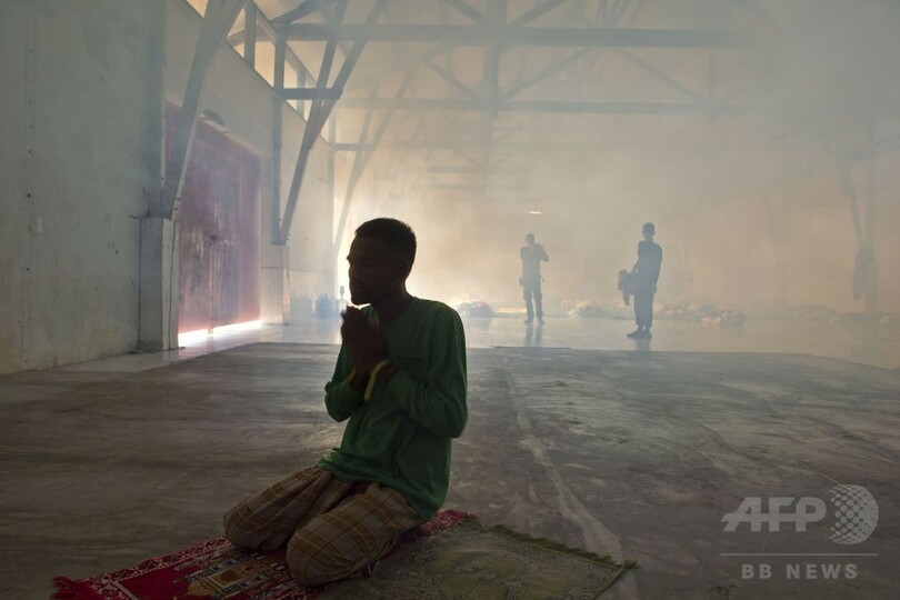 人身売買被害の14歳少年、難民船の悪夢語る インドネシア