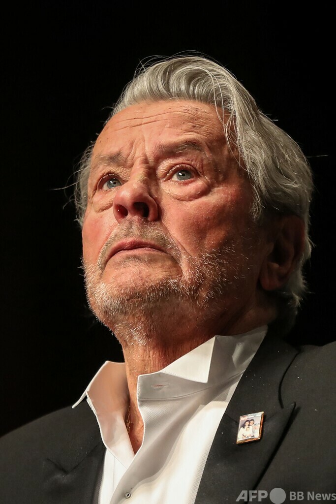 アラン・ドロンさん、自身の「衰え」直視できず 息子主張