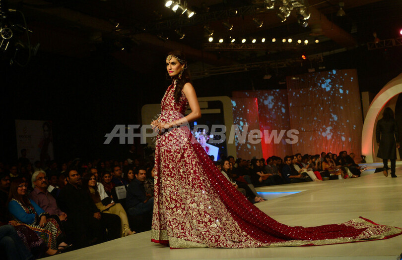 パキスタンでブライダル・クチュール・ウィーク開催