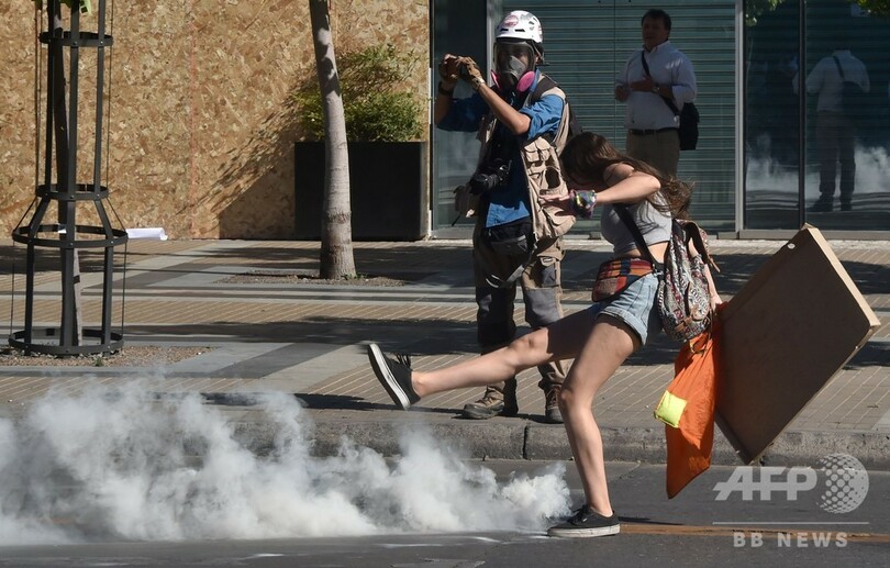 反政府デモ続くチリ、改憲めぐる国民投票4月実施へ